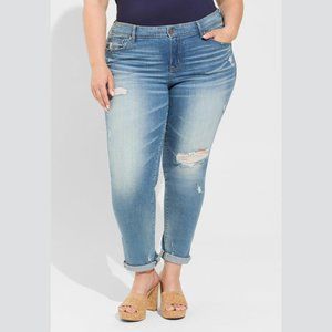 Torrid Light Wash Distressed Boyfriend Straight Vintage Stretch Mid-Rise…